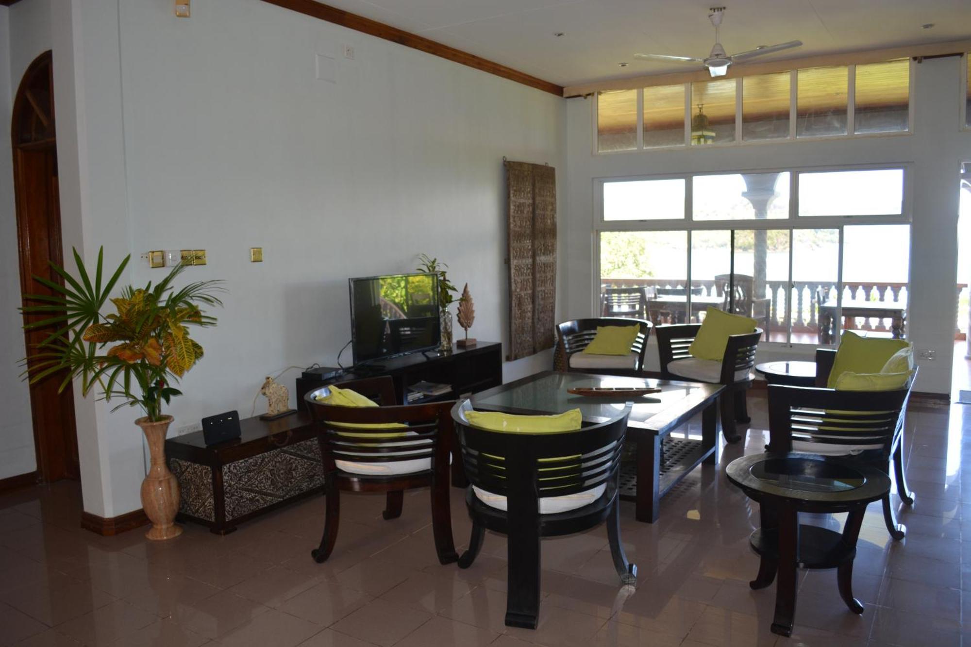 Bayview Villa -Sea Side Villa Анс-Буало Экстерьер фото